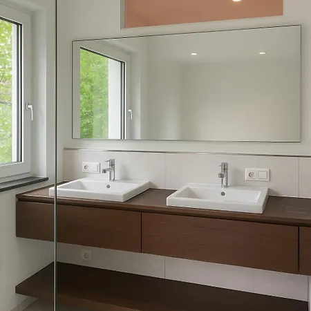 Ganzes Haus Moebliert Mue-lerchenau * Munich