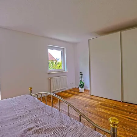Ganzes Haus Moebliert Mue-lerchenau * Munich
