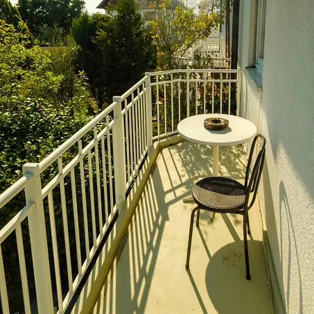 Holiday home Ganzes Haus Moebliert Mue-lerchenau *