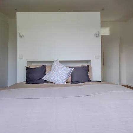 Ganzes Haus Moebliert Mue-lerchenau Holiday home Munich