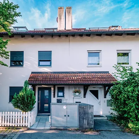 Ganzes Haus Moebliert Mue-lerchenau * Mnichov